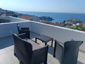 El Mar Apartments